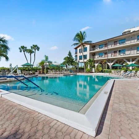 Caribbean Beach Club Форт Майерс Бийч Екстериор снимка